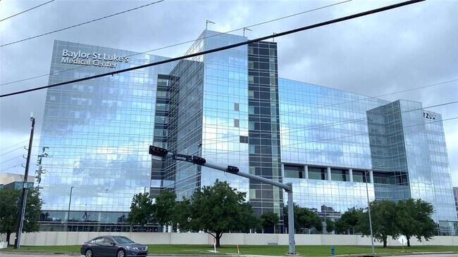 Building Photo - 2120 El Paseo St