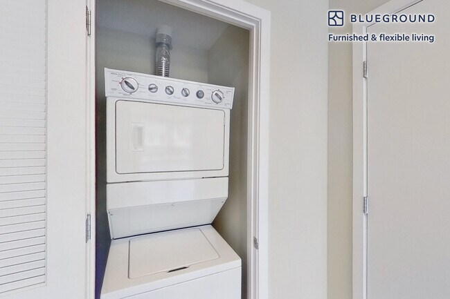 Building Photo - 77 Exeter St