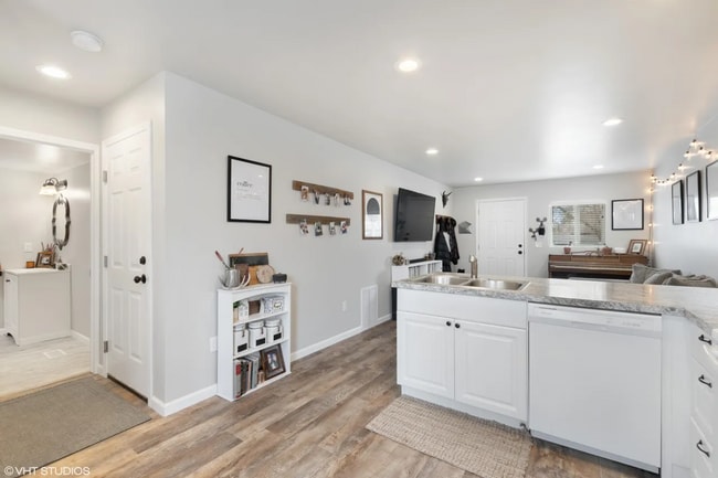 Building Photo - 2B/1.5 Duplex in Kalispell