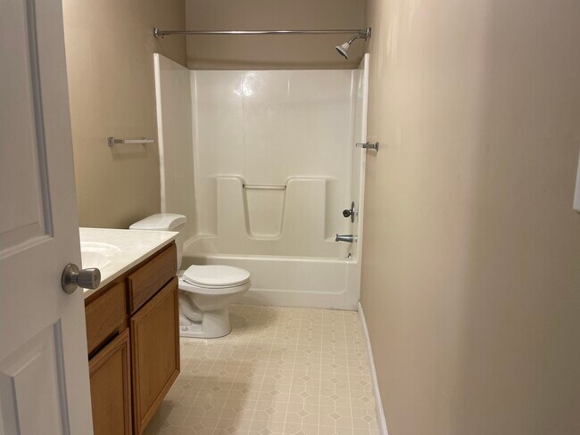 Building Photo - 206 Stone Gate Cir