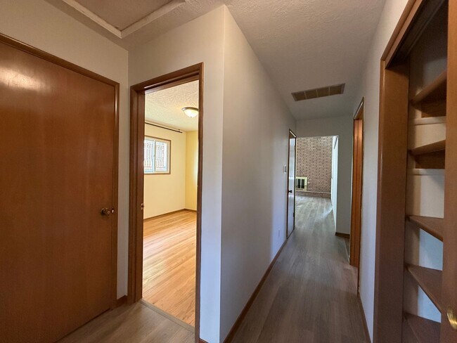 Building Photo - Bright & Beautiful 3-Bedroom Beaverton Home with A/C, Washer & Dryer, and Tons of Storage!