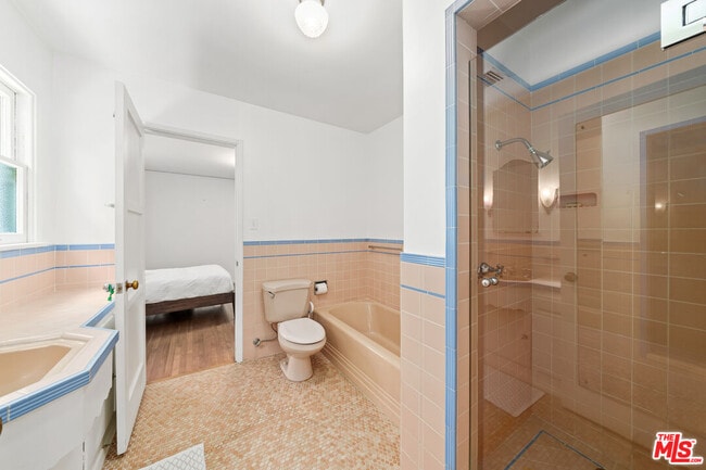 Building Photo - 475 21st St