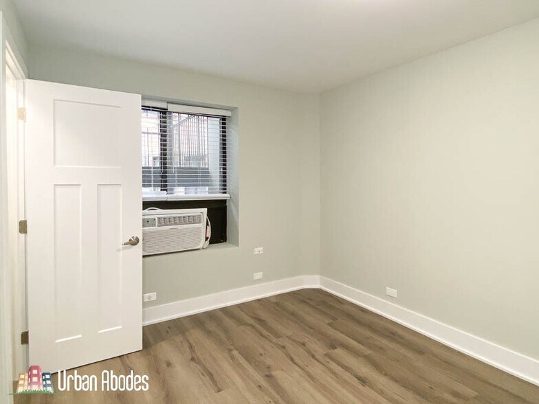 Building Photo - 727 Saint Johns Ave