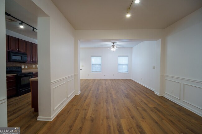 Building Photo - 2555 Flat Shoals Rd