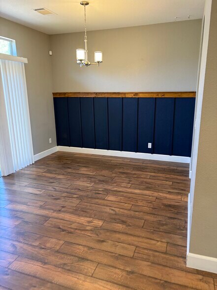 Building Photo - 1605 Paseo Flores Dr