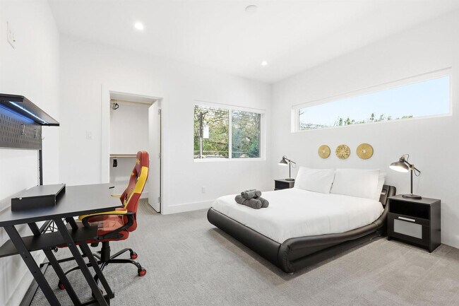 Building Photo - 3714 Highgrove Dr