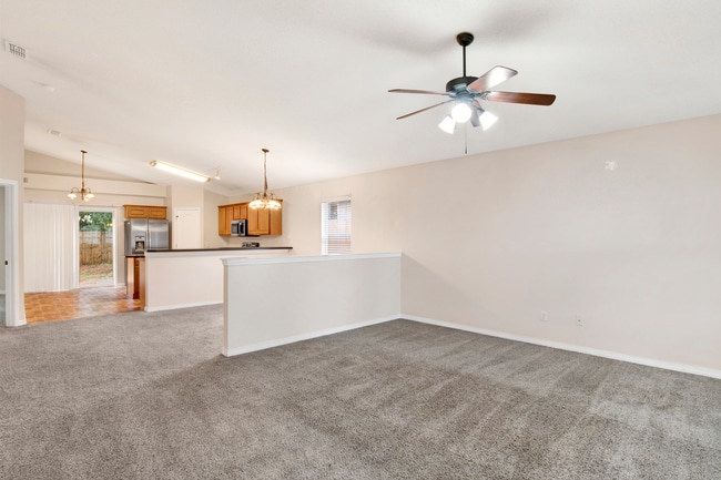 Building Photo - 3 bed 2 bath home off Olive Rd