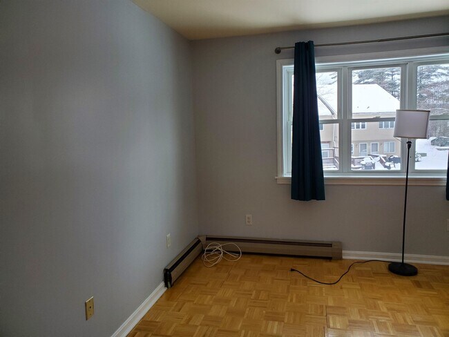 Building Photo - 220 Mascoma St