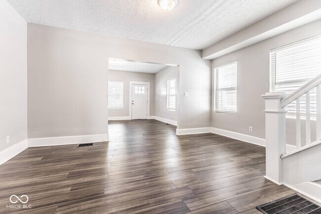 Building Photo - 3047 Ruckle St