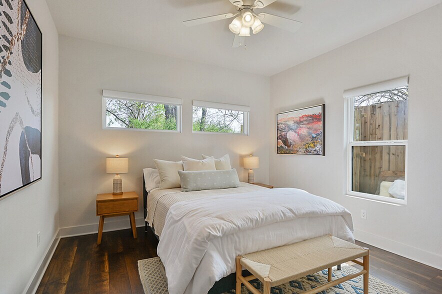 Building Photo - 401 W Brookside Dr