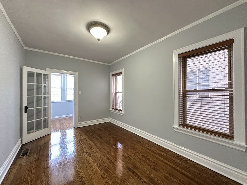 Building Photo - 6218 N Bell Ave