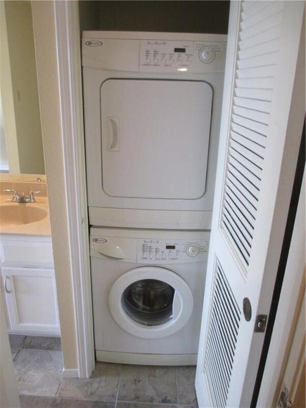 Building Photo - 8888 Tallwood Dr