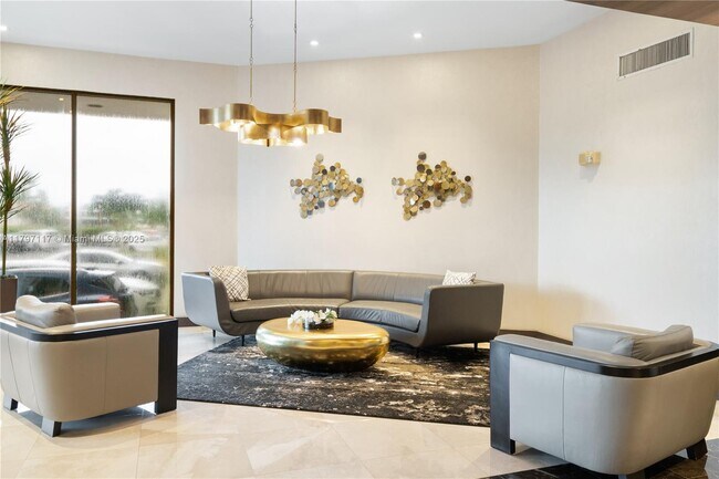 Building Photo - 20515 E Country Club Dr
