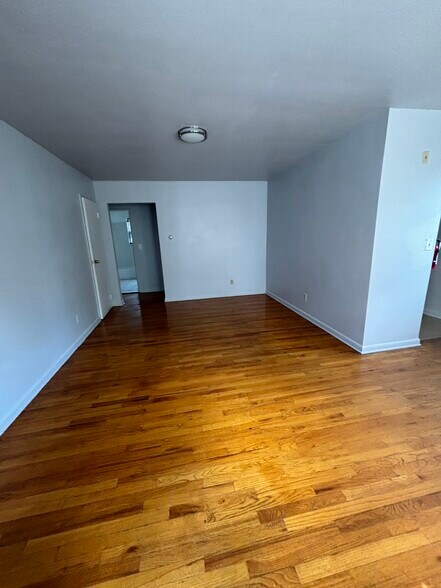 Building Photo - 356 Myrtle Ave