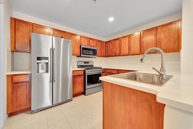Building Photo - 352 Brookfield Dr
