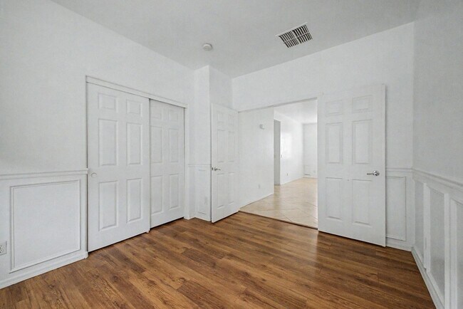 Building Photo - 15235 W Windward Ave