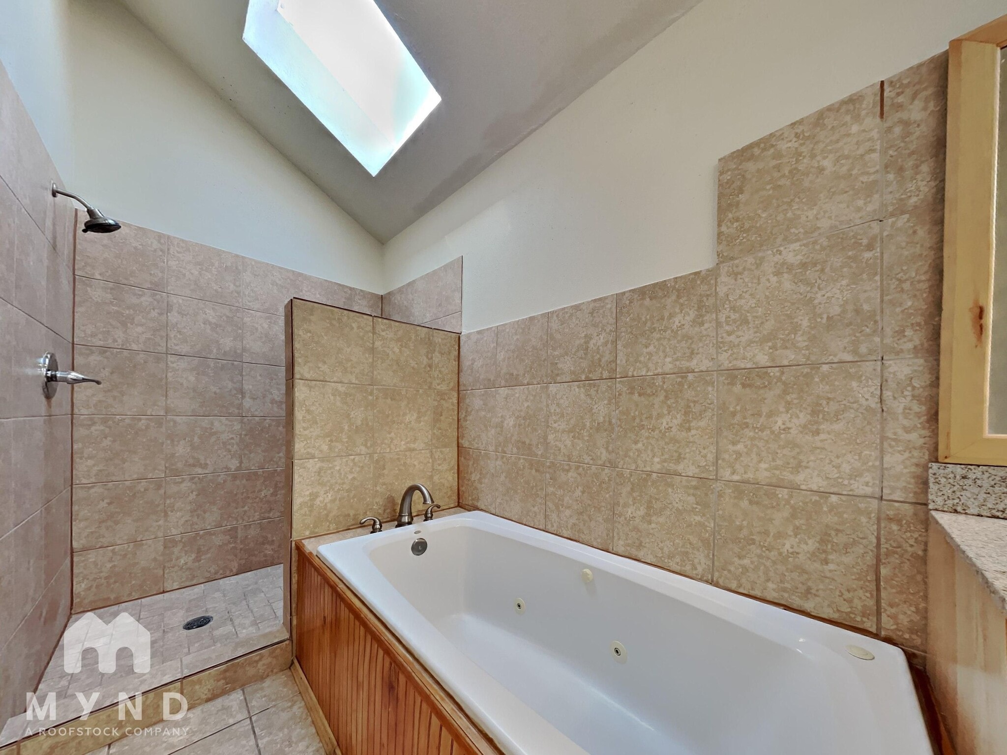 Building Photo - 8731 Summit Pines Dr