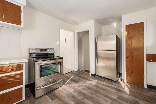 KitchenKitc - 62 N Westmoor Ave