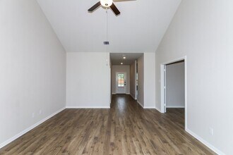Building Photo - 206 Emma Rose Dr