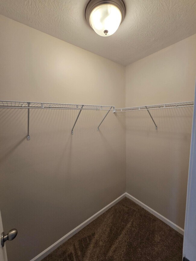 Building Photo - 140 Saddlebred Cir