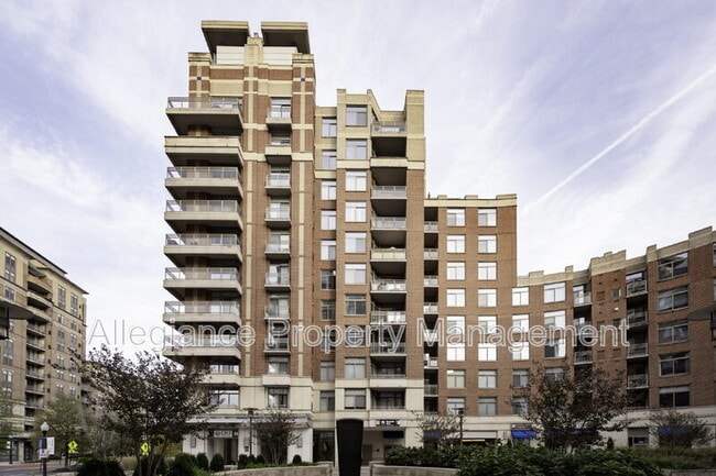 Building Photo - 3600 S Glebe Rd