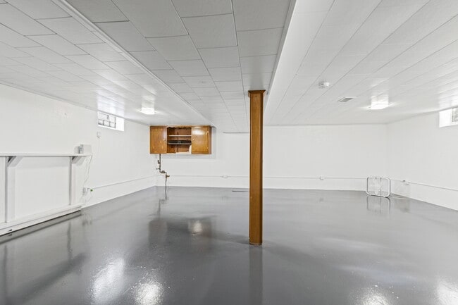 Building Photo - 22055 Elmwood Ave