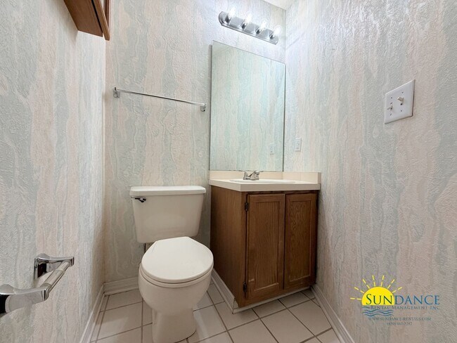 Building Photo - 946 Ashley Ln