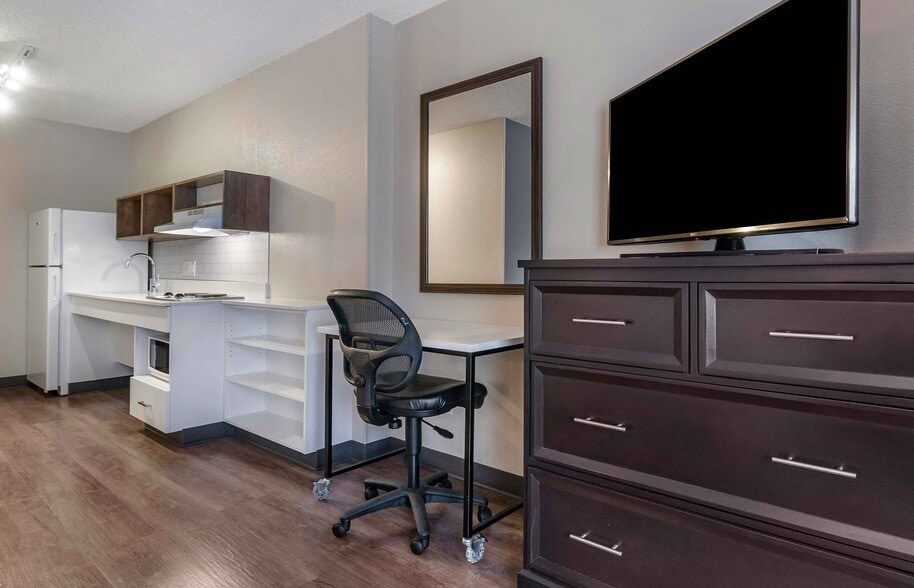 Building Photo - Furnished Studio-Seattle - Bellevue - Down...