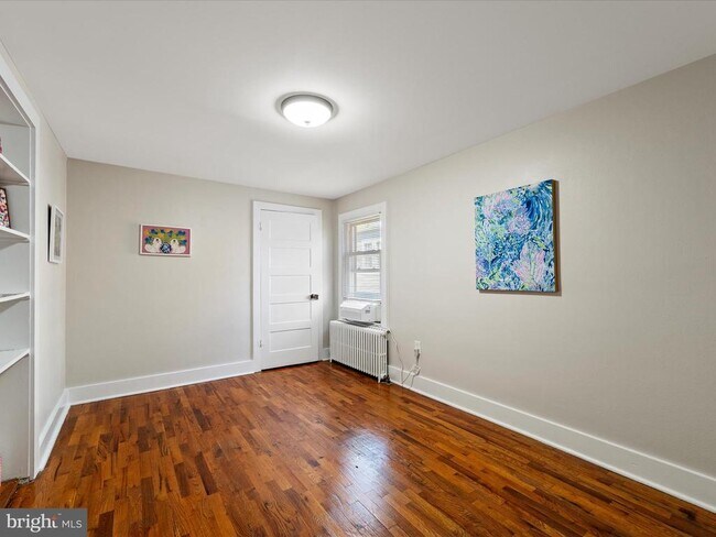Building Photo - 321 N Braddock St
