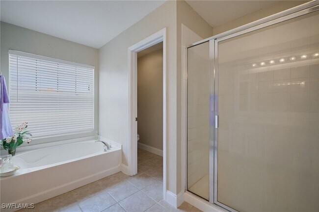 Building Photo - 2059 Willow Branch Dr
