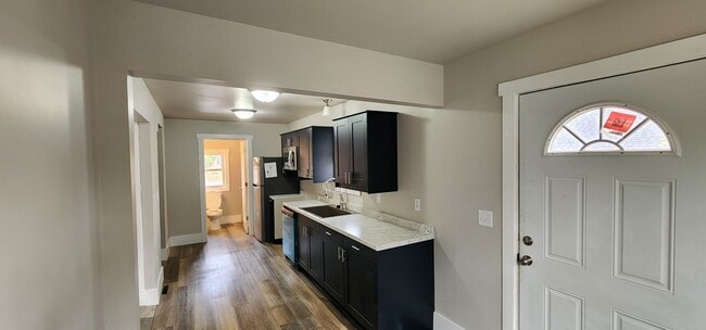 Building Photo - 1045 11th St