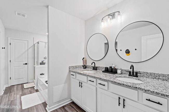 Building Photo - 95 Chestnut St