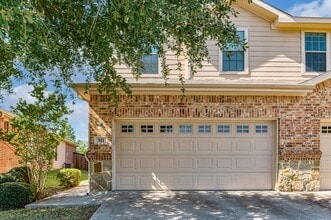 Building Photo - AVAILABLE NOW! Beautiful 3 Bedroom Duplex located in Lavon,Texas!