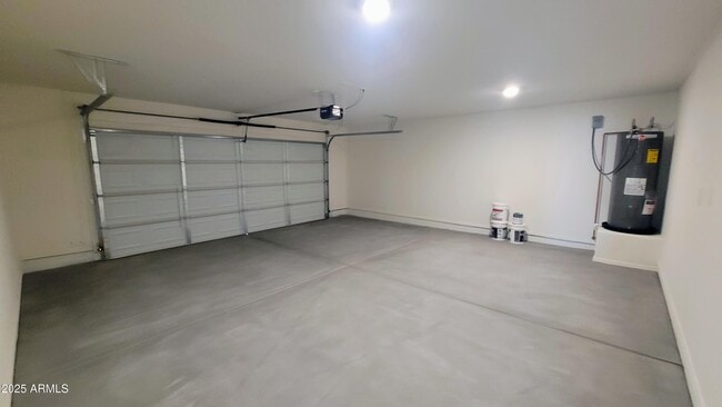 Building Photo - 24508 W Duane Ln