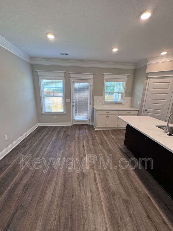 Building Photo - 2062 Denmark Ave SE