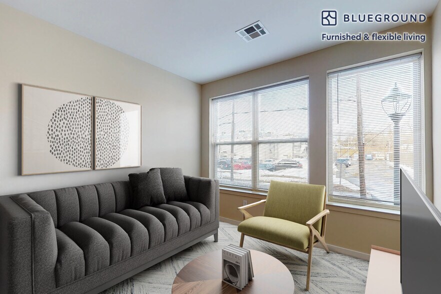 Primary Photo - 79 Alexander St