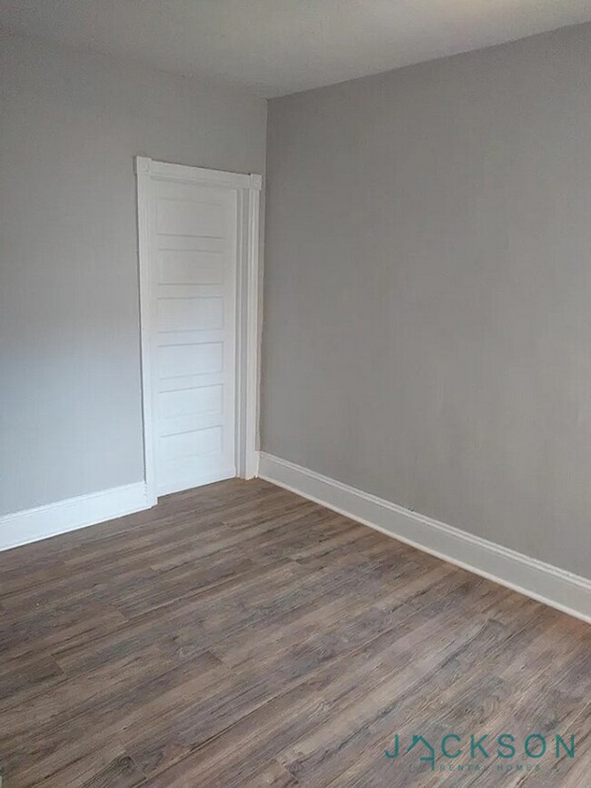 Building Photo - Beautiful 3 Bedroom house