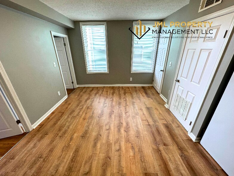 Building Photo - 321 Union St