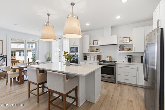 Building Photo - 10 Carlisle Ct