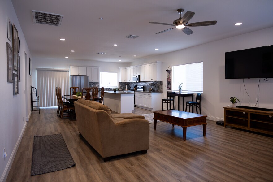 Building Photo - 29365 Kalina Ave