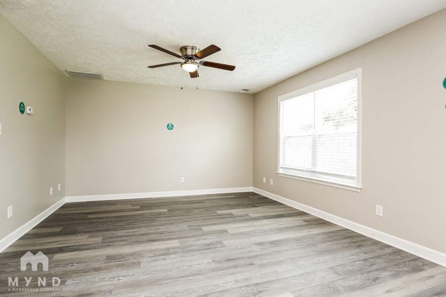 Building Photo - 1634 Beaconcrest Cir