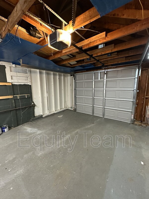 Building Photo - 8709 Pine Rd