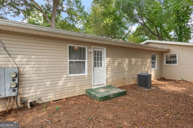 Building Photo - 2051 College Ave NE