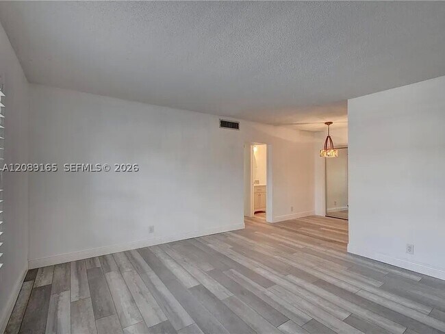 Building Photo - 2200 NE 66th St