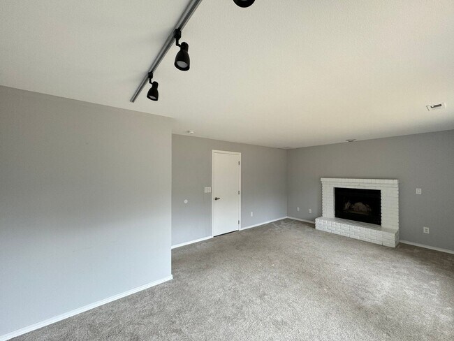 Building Photo - 16023 2nd Pl W
