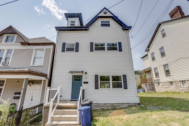 Building Photo - 19 Allen St