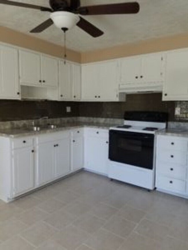 Building Photo - 1-Bedroom, 1-Bath