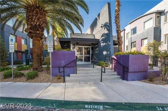 Building Photo - 9050 W Tropicana Ave