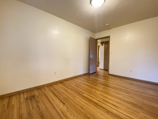 Building Photo - 2215 15th Ave NW