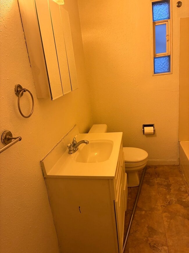 Building Photo - 1024 N 15th St